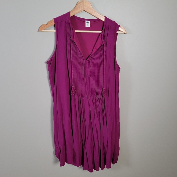 Old navy magenta pleated front tunic - Picture 3 of 7
